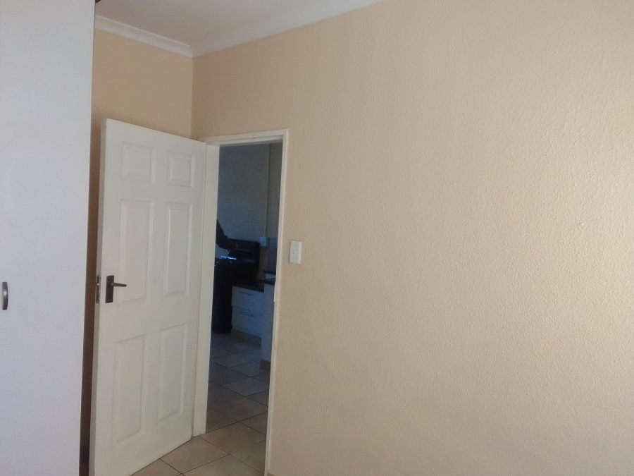 To Let 2 Bedroom Property for Rent in Mid Town North West